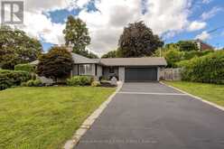 892 NORTH SHORE BOULEVARD W | Burlington Ontario | Slide Image Five