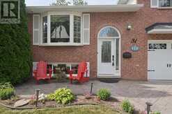 31 CROWN CRESCENT | Bradford West Gwillimbury Ontario | Slide Image Four