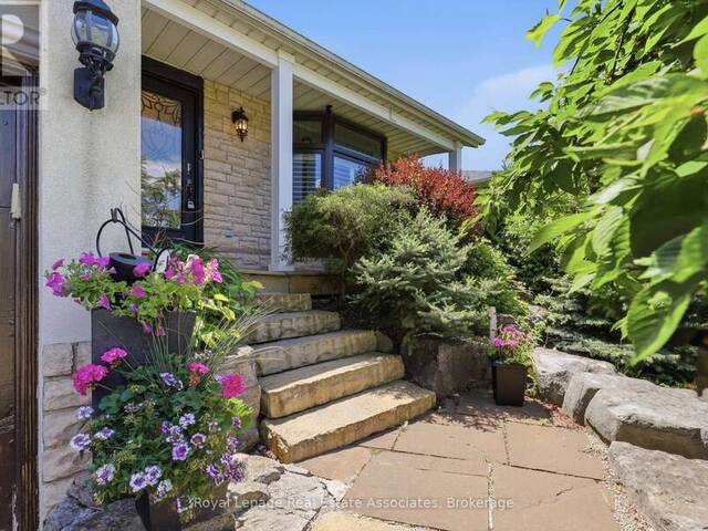 2580 HOMELANDS DRIVE Mississauga Ontario, L5K 1H6 - Property For Sale
