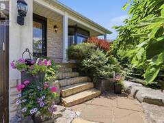 2580 HOMELANDS DRIVE Mississauga Ontario, L5K 1H6