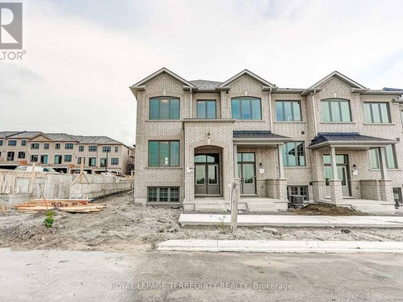 1218 ELIZABETH MACKENZIE DRIVE, Pickering, Ontario L1X 0S3