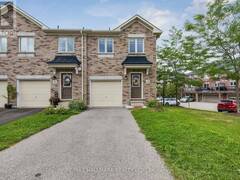 24 MARKHAM TRAIL Clarington Ontario, L1C 0S4