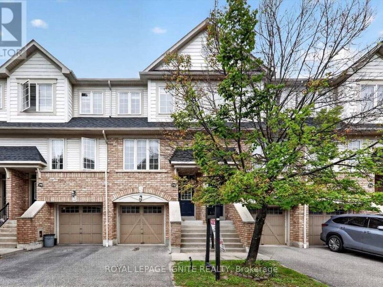 72 OAKINS LANE, Ajax, Ontario L1T 0H1