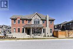 44 CLARA MAY AVENUE | East Gwillimbury Ontario | Slide Image Three