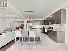 5 MANOR HAMPTON STREET | East Gwillimbury Ontario | Slide Image Twelve