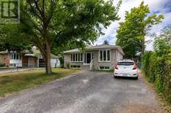 34 GENTRY CRESCENT | Richmond Hill Ontario | Slide Image Two