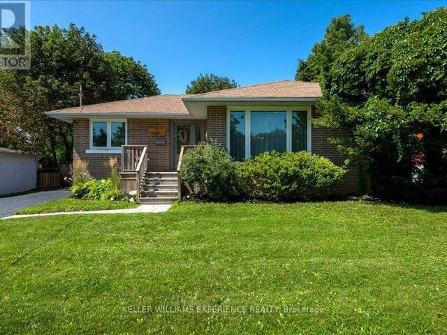 92 JOHNSON STREET Barrie Ontario, L4M 4R3 - 4 Bedrooms Home For Sale