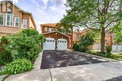 8 SWEET BRIAR LANE | Brampton Ontario | Slide Image Four