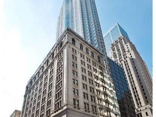 824 - 1 KING STREET W Toronto Ontario, M5H 1A1 - 1 Bedroom Condo For Sale