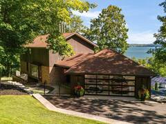 11 CRESTWOOD DRIVE Barrie Ontario, L4M 7C8
