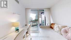 615 - 2212 LAKESHORE BOULEVARD W | Toronto Ontario | Slide Image Seventeen