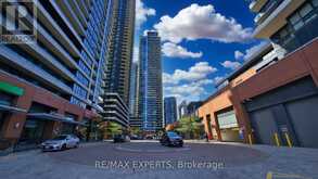 615 - 2212 LAKESHORE BOULEVARD W | Toronto Ontario | Slide Image Thirty