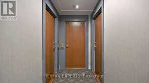 615 - 2212 LAKESHORE BOULEVARD W | Toronto Ontario | Slide Image Six