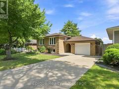 24 BRAE CREST DRIVE Hamilton Ontario, L8G 3A6