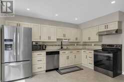 35 VICTORWAY DRIVE | Barrie Ontario | Slide Image Four