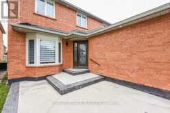 5449 HERITAGE HILLS BOULEVARD | Mississauga Ontario | Slide Image Three