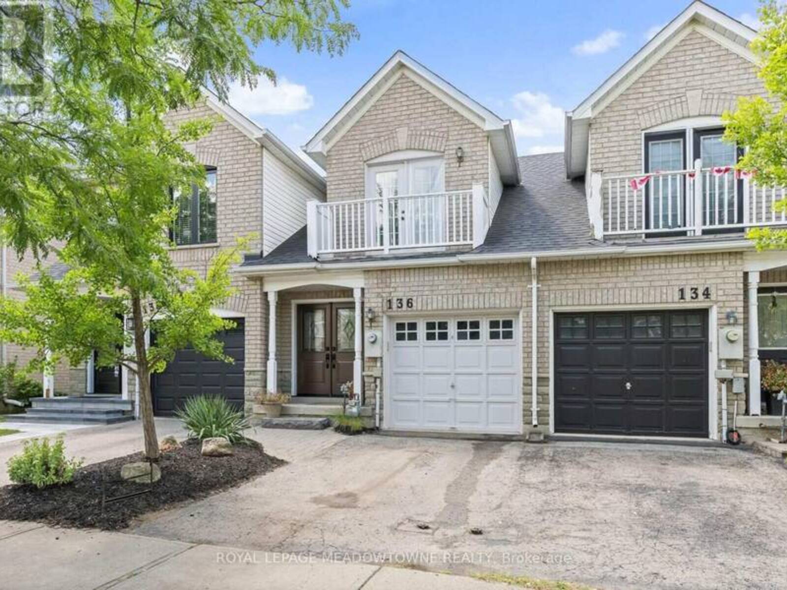 136 DOMINION GARDENS DRIVE, Halton Hills, Ontario L7G 6B6