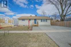 7631 WAYNE STREET | Niagara Falls Ontario | Slide Image Three