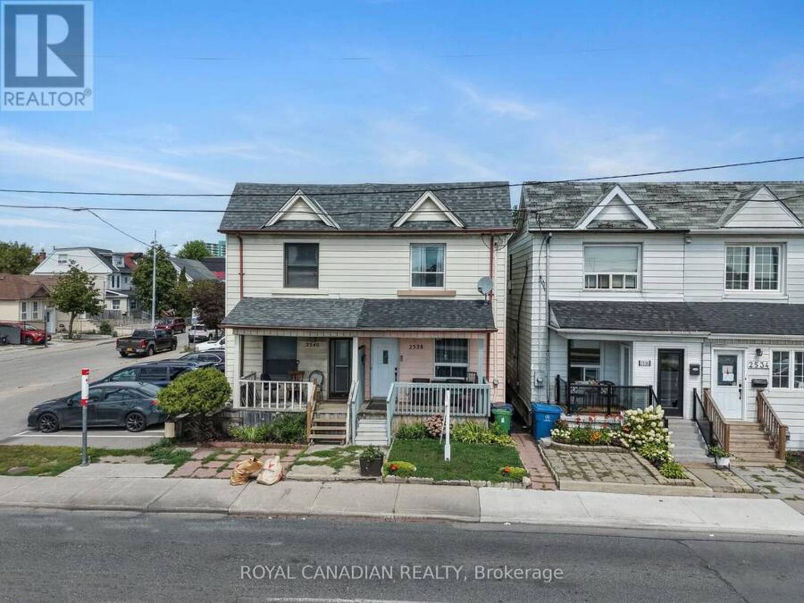 2538 ST CLAIR AVENUE W, Toronto, Ontario M6N 1L6
