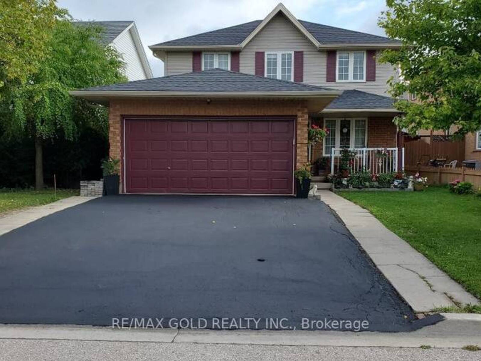 6 MOFFATT LANE, Guelph, Ontario N1G 5E8