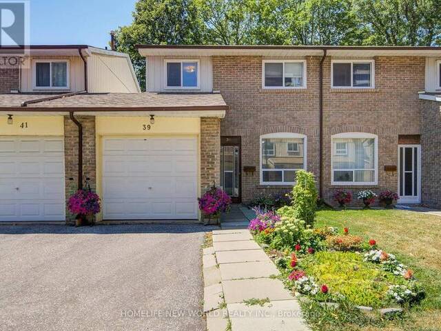 39 - 44 CHESTER LE BOULEVARD Toronto Ontario, M1W 2M8 - 5 Bedrooms Condo For Sale