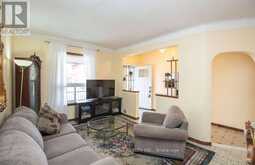 66 SHERMAN AVENUE N | Hamilton Ontario | Slide Image Nine