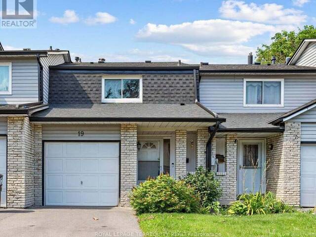 19 - 1330 TROWBRIDGE DRIVE Oshawa Ontario, L1G 7L1 - 3 Bedrooms Condo For Sale