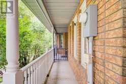 5 LUXTON AVENUE | Aurora Ontario | Slide Image Four