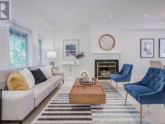 5 LUXTON AVENUE Aurora Ontario, L4G 7J5