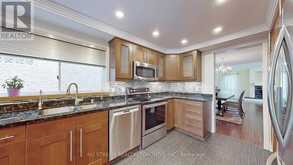 15 BOND CRESCENT | Richmond Hill Ontario | Slide Image Thirteen