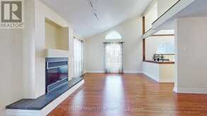 15 BOND CRESCENT | Richmond Hill Ontario | Slide Image Five