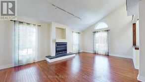 15 BOND CRESCENT | Richmond Hill Ontario | Slide Image Eight