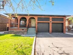 19 HAMER BOULEVARD Toronto Ontario, M9R 4A8