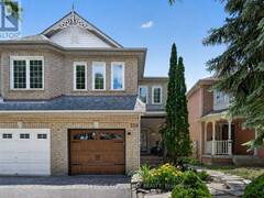 126 WOODROOF CRESCENT Aurora Ontario, L4G 7H2