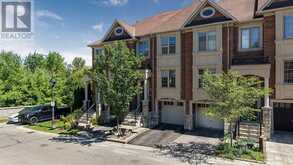 370 DOAK LANE | Newmarket Ontario | Slide Image One