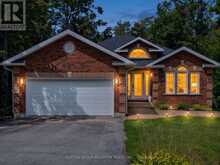8 ALPINE WAY | Oro-Medonte Ontario | Slide Image Three