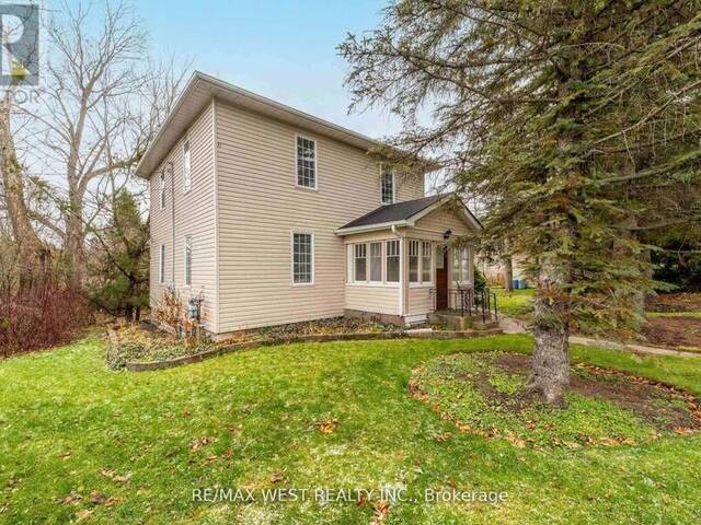 4 CORYELL STREET Scugog Ontario, L0C 1G0 - 2 Bedrooms Waterfront Home For sale