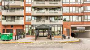 209 - 33 WELDRICK ROAD E | Richmond Hill Ontario | Slide Image Three
