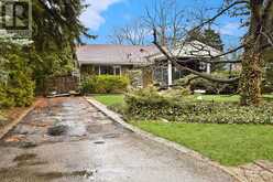 1 BRADGATE ROAD | Toronto Ontario | Slide Image Four