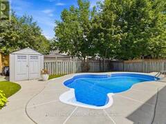 50 LUMSDEN CRESCENT Whitby Ontario, L1R 1G5