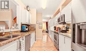 63 - 255 SHAFTSBURY AVENUE | Richmond Hill Ontario | Slide Image Sixteen