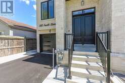 956 FOURTH STREET | Mississauga Ontario | Slide Image Two