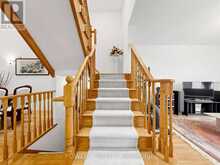 16 BARKWOOD HOLLOW | Markham Ontario | Slide Image Thirty