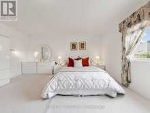 16 BARKWOOD HOLLOW | Markham Ontario | Slide Image Thirty-two