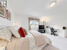 16 BARKWOOD HOLLOW | Markham Ontario | Slide Image Thirty-four
