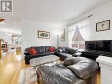 16 BARKWOOD HOLLOW | Markham Ontario | Slide Image Four
