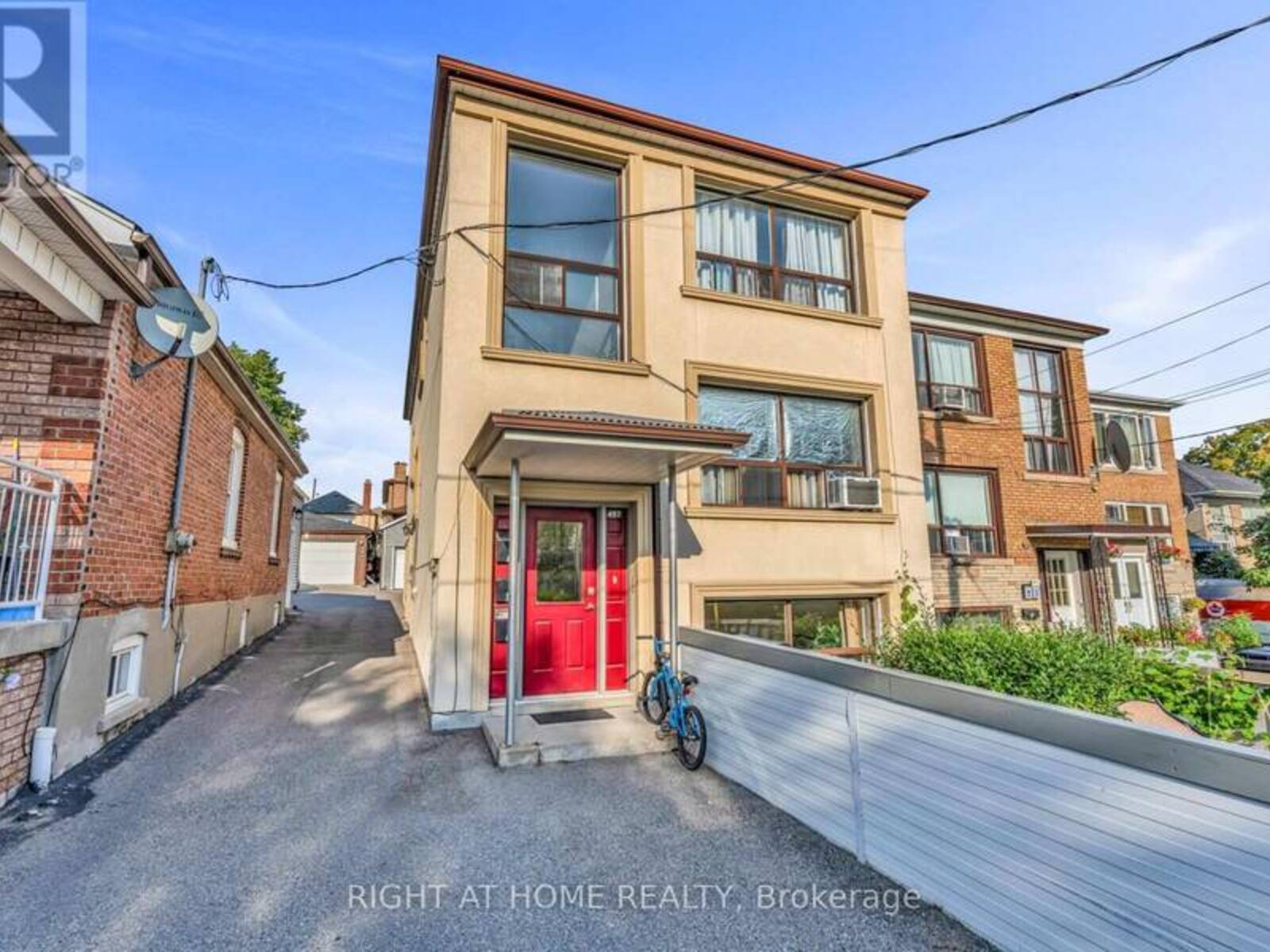 497 NAIRN AVENUE, Toronto, Ontario M6E 4J2