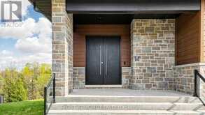 14 DIXON COURT | Barrie Ontario | Slide Image Three