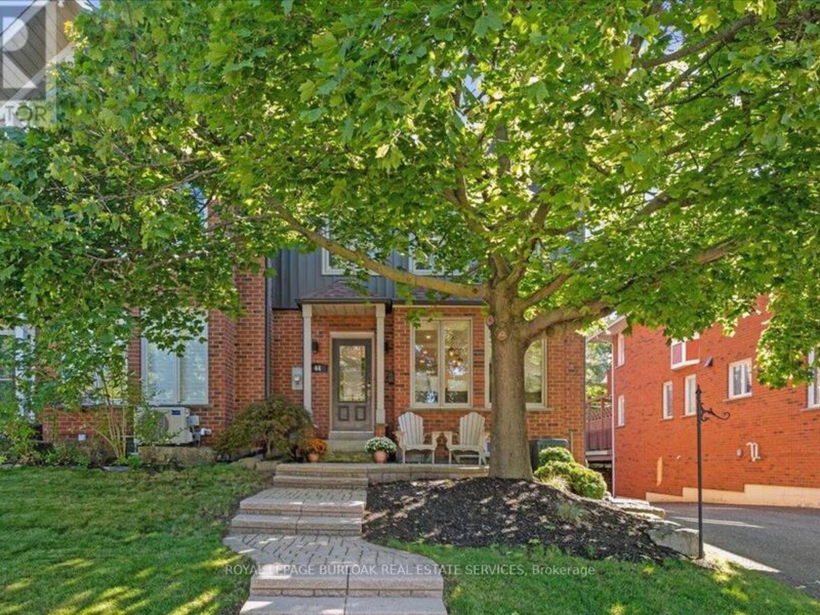 44 SUNVALE PLACE, Hamilton, Ontario L8E 4Z7