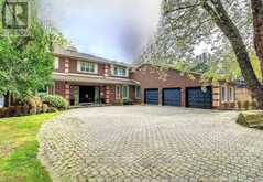 48 MEADOWCLIFFE DRIVE | Toronto Ontario | Slide Image Three